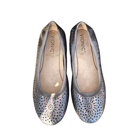 VIONIC Robyn Pewter Perforated Metallic Leather Ballet Flats Silver Shoes Sz 6.5 - Picture 2 of 12